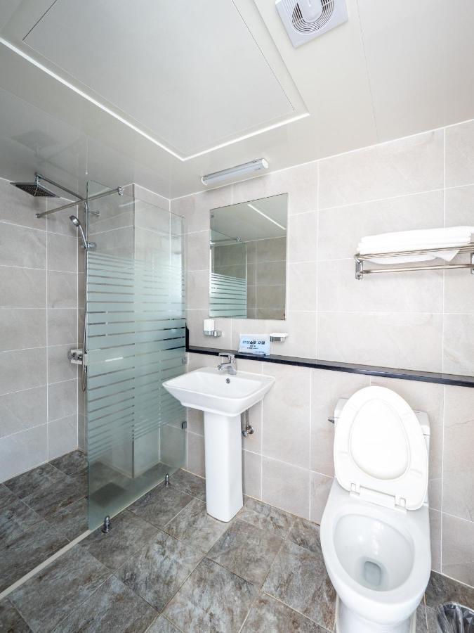 סאוגוויפו Jeju Moseulpo Hotel מראה חיצוני תמונה